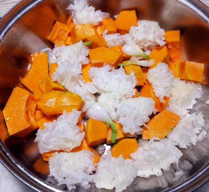 Bữa tối giảm cân mà vẫn đủ chất ngon lành với món canh siêu dễ nấu - Ảnh 2 Bữa tối giảm cân mà vẫn đủ chất ngon lành với món canh siêu dễ nấu - Ảnh 2